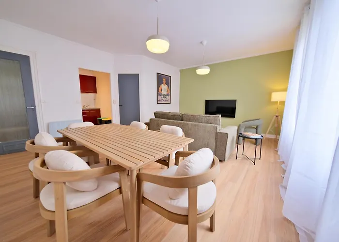 L'ange Au Sourire - Cathedrale - 3 * Reims