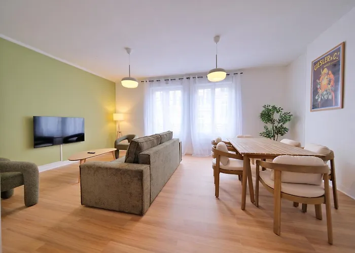 L'ange Au Sourire - Cathedrale - 3 *