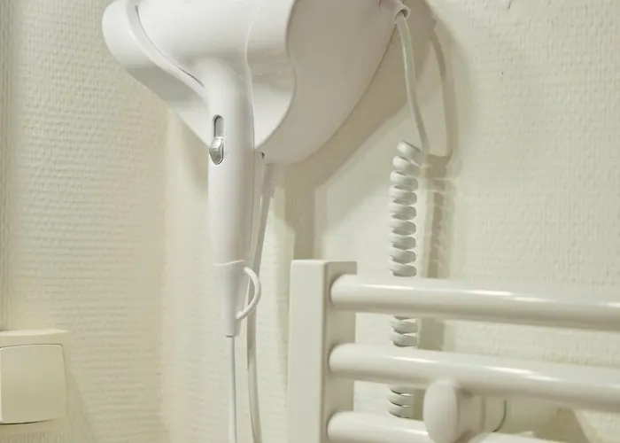 L'ange Au Sourire - Cathedrale - 3 *